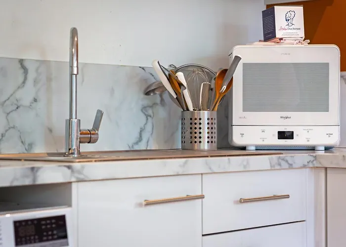 Roxane Spacious 3-bedroom With Terrace And Parking Just Steps Apartman *