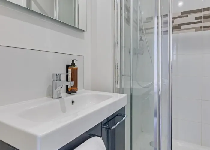 Apartman Roxane Spacious 3-bedroom With Terrace And Parking Just Steps Rouen