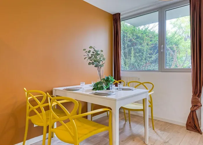 Roxane Spacious 3-bedroom With Terrace And Parking Just Steps